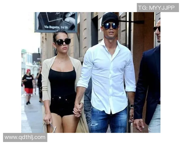 足球明星C罗的妻子揭秘她的生活与事业成就